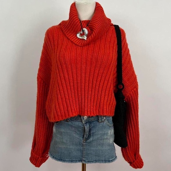 Urban Outfitters Mia Turtleneck Cropped Sweater - Picture 1 of 5